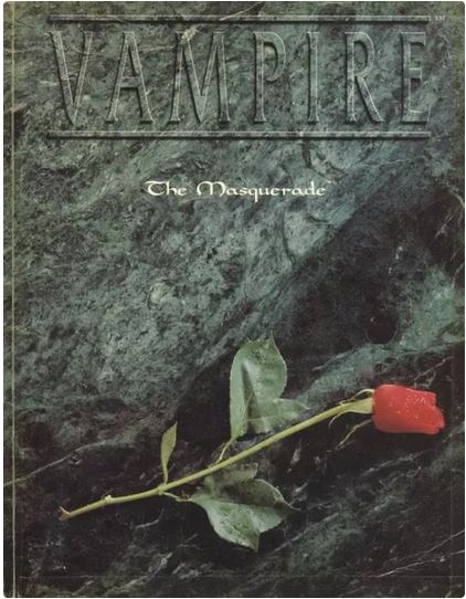 La portada de Vampiro la Mascarada primera edici&oacute;n en ingl&eacute;s. Es un fondo de m&aacute;rmol? verde y una rosa cortada con algunas fotas de roc&iacute;o en ella.